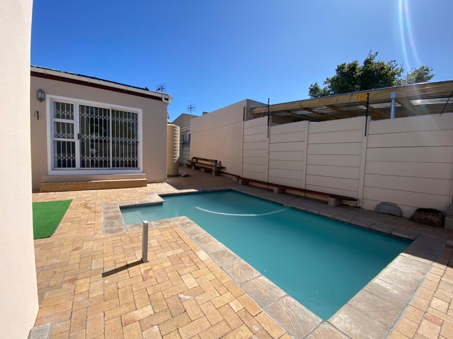 2 Bedroom Property for Sale in Parklands Western Cape